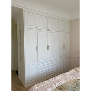 Armoire de chambre européenne <span class=keywords><strong>Placard</strong></span> blanc sur mesure <span class=keywords><strong>avec</strong></span> porte Ample rangement Construction en bois massif pour chambre à coucher - Product Image 1