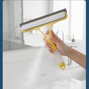 Limpiador automático de botella de spray integrado con mango de goma de plástico, raspador de vidrio de agua y limpiaparabrisas de ventana de <span class=keywords><strong>coche</strong></span> - Product Image 4