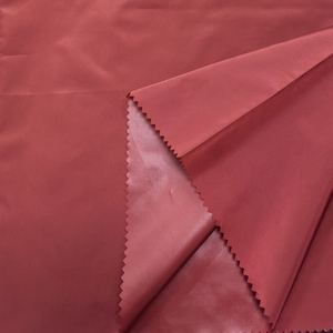 Mật Độ Cao <span class=keywords><strong>360T</strong></span> 0.13Cm Rượu Vang Màu 30D Ripstop <span class=keywords><strong>Polyester</strong></span> <span class=keywords><strong>Taffeta</strong></span> Dệt Nhuộm Vải Với Cire Cho Xuống Áo Khoác - Product Image 2