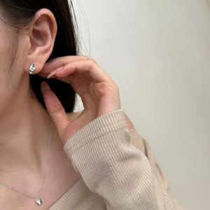 Collier élégant avec pendentif ovale en argent sterling 925, chaîne à maillons, zircone cubique 5A, design chic et raffiné Dylam. - Product Image 2