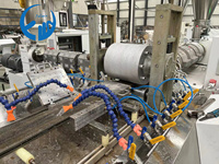 WPC reciclar madera PE PP PVC cubierta con perfil compuesto lijado/grabado/máquina de cepillado línea de extrusión de plástico