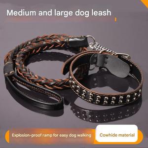 Hochwertiges Lederhalsband für Hunde mit Metallschnalle und Glocke für sichere Tieridentifikation und tägliche Spaziergänge - Product Image 5