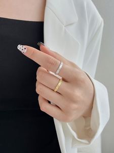 Anillos de Plata de Ley 925 con Diseño Minimalista Dylam, Textura de Oro de 18K y Rodio, para Uso Diario, Regalos, Aniversarios, Cumpleaños, Ofertas - Product Image 4