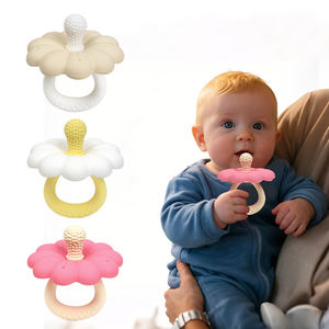 Juguete Sensorial para Bebés con Diseño Personalizado, Mordedor de Silicona sin BPA con Forma de Flor - Product Image 1