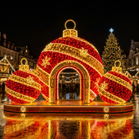 Décoration de Noël, arche lumineuse imperméable IP65, conforme aux normes CE et RoHS, motif de boule de Noël géante dorée et rouge pour place de ville