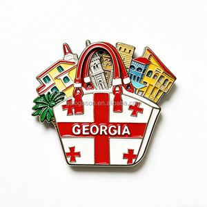 Cadeau touristique de Géorgie, aimant de réfrigérateur en émail en forme de tonneau de vin de Tbilissi ancien, souvenir de voyage 3D avec motif de vigne - Product Image 2