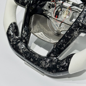 Volante de Fibra de Carbono Forjado Plateado con LED y Alcántara, Venta Directa de Fábrica, Personalización Premium para Chrysler 300 - Product Image 3