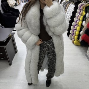 RXFurs Manteau d'hiver surdimensionné pour femme avec col en fourrure, couleur personnalisée, en vraie fourrure de renard, directement de l'usine - Product Image 3