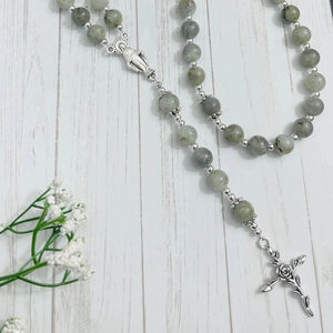 Chapelet personnalisé en perles de labradorite, bijoux catholiques, charme de Notre-Dame de Grâce, centre de table, <span class=keywords><strong>cadeau</strong></span> pour la première <span class=keywords><strong>communion</strong></span> - Product Image 3