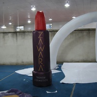 Modèle de rouge à lèvres gonflable personnalisé KeepFuns, cosmétique gonflable en PVC pour événements beauté, promotion et décoration publicitaire extérieure