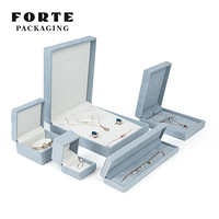 FORTE Baby Blue Caja De Joyas Ensemble de boîtes à bijoux en velours avec logo personnalisé pour bagues, boucles d'oreilles, bracelets, colliers et autres bijoux