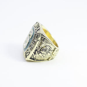 Anillo Conmemorativo del Salón <span class=keywords><strong>de</strong></span> la <span class=keywords><strong>Fama</strong></span> <span class=keywords><strong>de</strong></span> Bill Russell, Estrella del Baloncesto <span class=keywords><strong>de</strong></span> 1956 a 1969, Popular en Europa y América, Anillo Clásico Nostálgico - Product Image 2