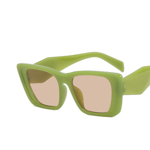 <span class=keywords><strong>2022</strong></span> nueva <span class=keywords><strong>moda</strong></span> superventas gafas <span class=keywords><strong>de</strong></span> sol cuadradas <span class=keywords><strong>de</strong></span> gran tamaño <span class=keywords><strong>para</strong></span> <span class=keywords><strong>mujer</strong></span> <span class=keywords><strong>lentes</strong></span> <span class=keywords><strong>de</strong></span> gradiente <span class=keywords><strong>de</strong></span> alta calidad rojo PC contorno blanco barato - Product Image 5