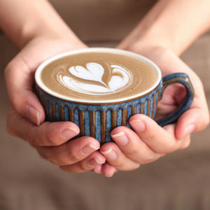 ชุดถ้วยกาแฟและจานรองเซรามิกสไตล์อิตาลีขนาด 220 มล. สำหรับใช้ในสำนักงาน/บ้าน เหมาะสำหรับกาแฟคาปูชิโน่และลาเต้ - Product Image 5