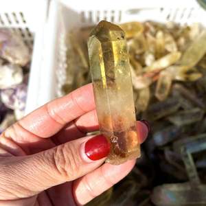 Punto di <span class=keywords><strong>citrino</strong></span> grezzo con punto terminato al <span class=keywords><strong>quarzo</strong></span> di cristallo di guarigione naturale all'ingrosso - Product Image 4