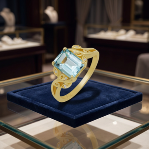 Anillo Gourik de Plata de Ley 925 Chapado en Oro con Topacio Azul Cielo Corte Princesa y Engaste de Garras para Mujer - Product Image 3