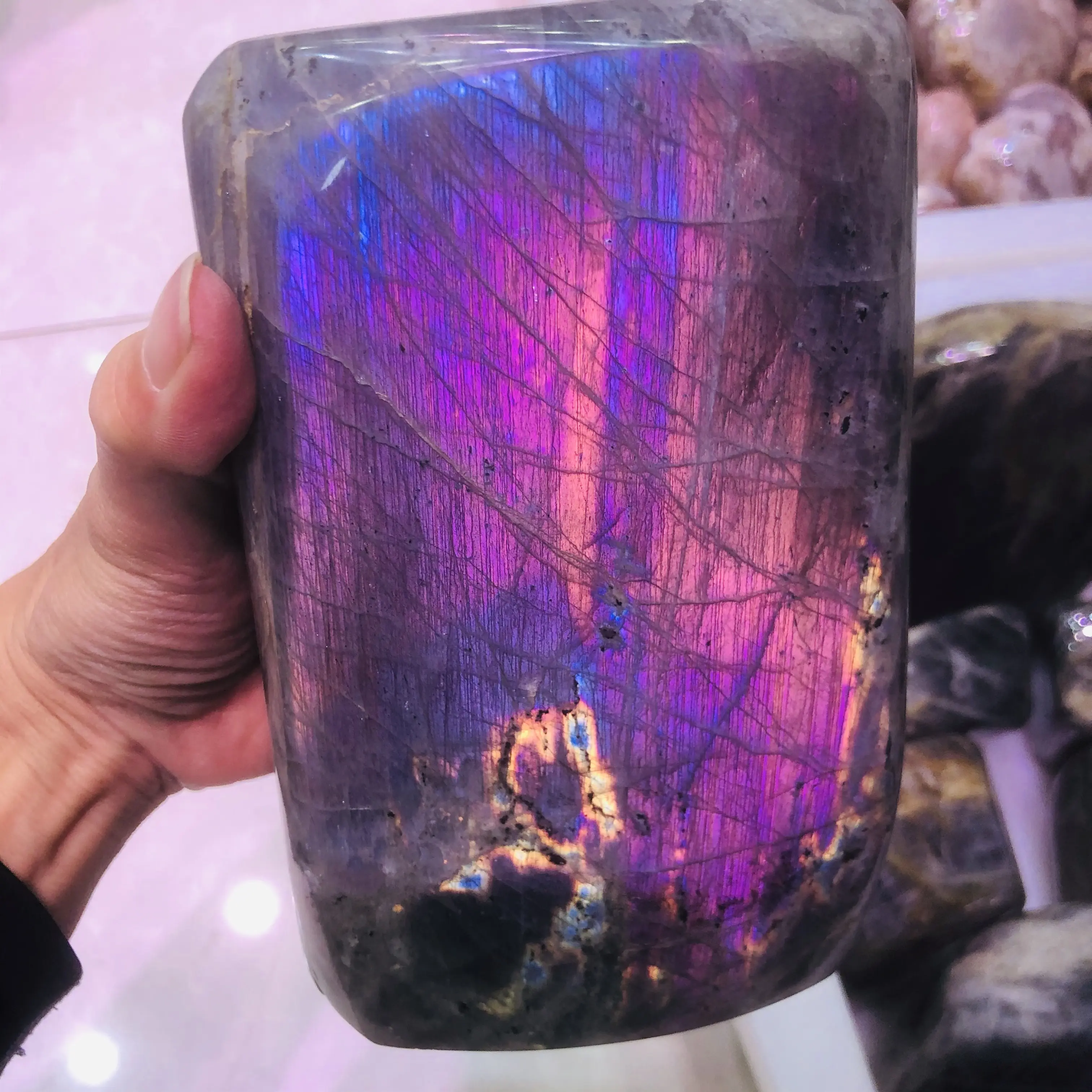 Toptan yüksek kalite mor pembe labradorit serbest şifa kristal kuvars serbest fengshui taş dekorasyon için