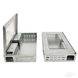 Piège à souris rectangulaire en métal argenté, écologique, durable, de taille moyenne, avec couvercle visible - Product Image 1