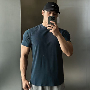 เสื้อยืดออกกำลังกายผู้ชายทรงหลวม แห้งเร็ว ลายเสือดาว พิมพ์โลโก้ได้ ระบายอากาศดี ผ้าถักป้องกันการเป็นขุย เหมาะสำหรับวิ่งและออกกำลังกาย - Product Image 1