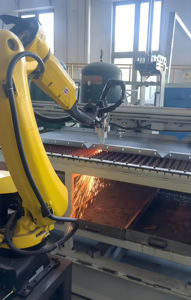 自動車用アルミ合金フレーム3Dロボットファイバーレーザー切断機3000w共同切削穴と切削ギャップ - Product Image 3