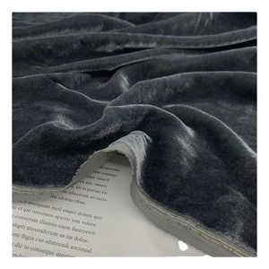 Tessuto in Velluto di <span class=keywords><strong>Seta</strong></span> e Rayon Blu Rosso Giallo Bianco 18,8% <span class=keywords><strong>Seta</strong></span> 81,2% Viscosa con Molteplici Colori - Product Image 1