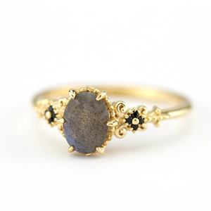 Bague en argent sterling 925 faite à la main avec pierre précieuse ovale en labradorite, plaquée rhodium, bijoux de mariage - Product Image 2
