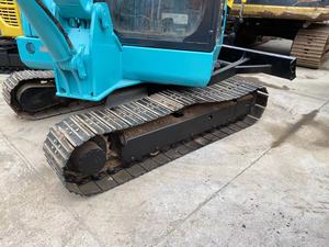 Kobelco Sk60 Mini pelle sur chenilles d'occasion Poids de fonctionnement de 6 tonnes Le noyau du moteur Isuzu Hino comprend un engrenage de boîte de vitesses de pompe à moteur - Product Image 2