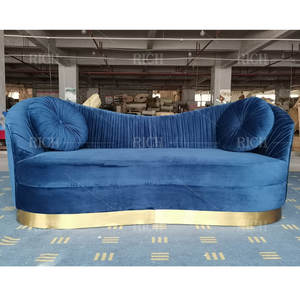 أريكة فندقية بطيات خلفية, أريكة من نسيج مخملي باللون الأخضر والغابات ، بقاعدة ذهبية ، مكونة من 3 مقاعد باللون الأخضر و فيروزي - Product Image 5