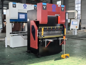 Máquina de Dobragem de Chapas Metálicas CNC WC67K 40T1200mm com Controlador TP10S - Product Image 3