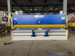 Tự động thủy lực Shears Máy qc11k 8x3200 chém cắt kim loại thiết bị với bánh động cơ PLC thành phần cốt lõi để bán - Product Image 2