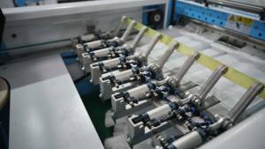 ماكينة صنع الحقائب من القماش غير المنسوج صناعية عالية السرعة ZXL-A800 - Product Image 3