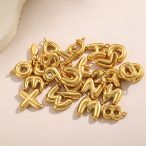 Puffy Bong Bóng thư quyến <span class=keywords><strong>r</strong></span>ũ | 18K PVD mạ vàng thép không gỉ Chunky Bảng chữ cái ban đầu Mặt dây chuyền số <span class=keywords><strong>l</strong></span>ượng <span class=keywords><strong>l</strong></span>ớn | không thấm nước & xỉn màu miễn phí - Product Image 3