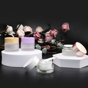 Tarro de vidrio esmerilado ecológico de bambú para crema corporal, cosmética y cuidado de la piel, 100g 100ml, con tapas. - Product Image 4
