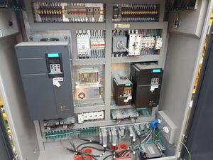 Grúa Torre Zoomlion 7025/12t Usada, Año 2022, con Caja de Cambios, Motor y Rango de Trabajo de 70m - Product Image 3