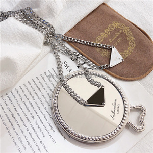 <span class=keywords><strong>Collier</strong></span> triangle avec <span class=keywords><strong>initiale</strong></span> P en émail, en acier inoxydable, marque de luxe - Product Image 4