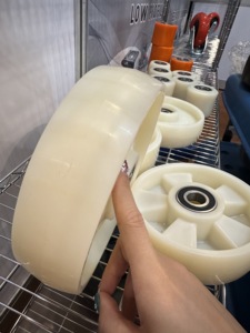 팔레트 잭 및 드럼 리프터에 대한 주철 바퀴 캐스터에 도매 7 8 인치 PU - Product Image 4