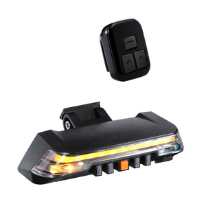 Luz trasera para bicicleta con control remoto, 4 modos LED, recargable, resistente al agua IpX4, plástico negro para ciclismo nocturno en bicicleta de montaña - Product Image 1