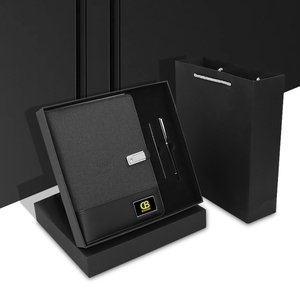 Hot bán tùy chỉnh LED <span class=keywords><strong>Light</strong></span>-<span class=keywords><strong>up</strong></span> Logo kinh doanh Bộ Quà Tặng 8000mAh sạc không dây pin ngân hàng điện máy tính xách tay & bút A5 Kích thước - Product Image 1