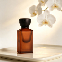 Flacon de parfum carré de luxe personnalisé, très demandé, en verre ambré givré à fond épais, 50 ml, vide, avec bouchon pulvérisateur