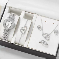 Bijoux de montre pour femmes en diamant gaufré romain à la mode populaire coffret d'accessoires de cadeau de luxe coffret de montre pour femmes à la mode