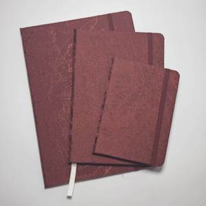 Quaderno A5 in PU con texture effetto crepe, elastico e logo personalizzabile – Ideale come regalo aziendale - Product Image 4
