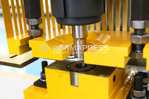 Pekerjaan berat Q35Y pekerja besi dengan kekuatan pukulan yang kuat untuk fabrikasi pelat baja tebal dan pengolahan logam - Product Image 4