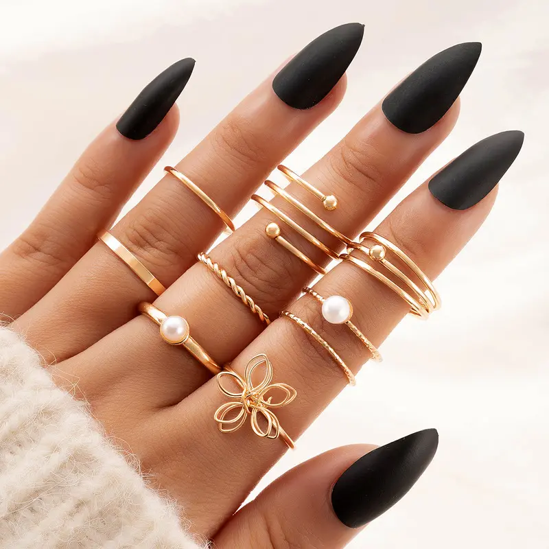 2022 Female Fashion Jewelry 8pcs Punk Gold Irregular Thin Wide Chain Knuckle Finger Rings Set For Women Girls Gift Party