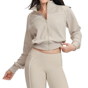Conjunto Deportivo Informal Vintage para Mujer, Diseño 2 en 1 de Alta Gama, 100% Nailon, Holgado y Ajustado para Correr y Hacer Ejercicio - Product Image 5