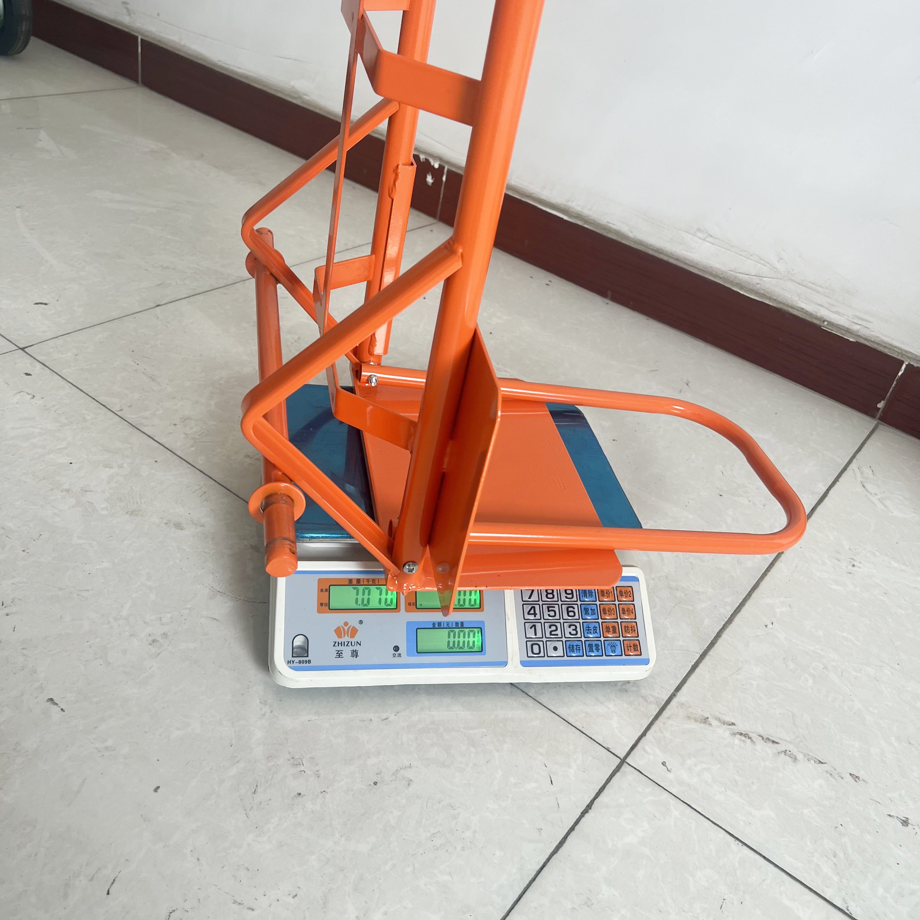 Heavy Duty 200kg Steel Platform Hand Trolley Truck with 10In. Pneumatic Tire OEM Customizable Cart for Storage & Shopping