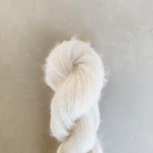 Lotus iplikler Undyed süper çocuk tiftik kaşmir ipek 350m/50g parmaklama ağırlık kabarık fırçalanmış yüksek kaliteli el örgü ipliği - Product Image 2