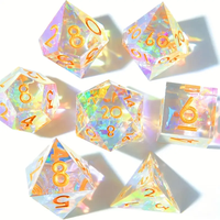 Un ensemble de dés Donjons et Dragons en résine translucide fabriqués à la main, avec des bords tranchants, est parfait pour les jeux de rôle.