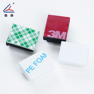 Clip de câble Lianyang NC912 en nylon auto-adhésif pour la gestion des câbles de navigation et de caméra embarquée - Product Image 1