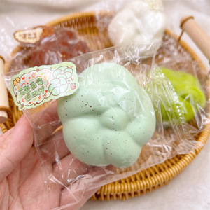 Pan de simulación súper suave y blandito de rebote lento, donut antiestrés de PU, también los adultos quieren jugar con juguetes. - Product Image 3