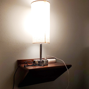 Mensola Rustica in Legno Sospesa per Comodino, Piccolo Tavolino Notturno Sospeso con Vano Portaoggetti Estetico a Forma di Amaca per Parete Camera da Letto - Product Image 5